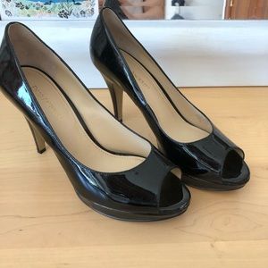 Gorgeous Black Peep Toe Pumps😍